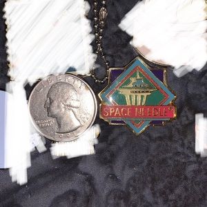 Vintage Seattle space needle enamel / lapel pin